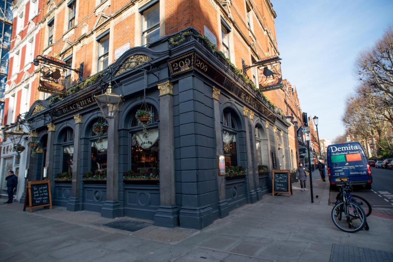 Blackbird London Luaran gambar